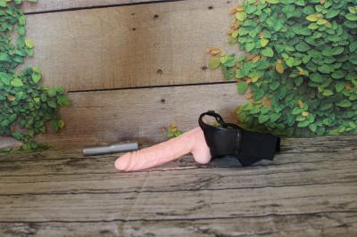 Dương vật giả có dây đeo